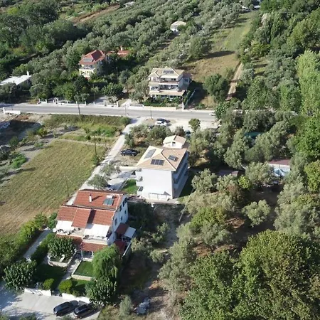 Queen Bay Vasiliki