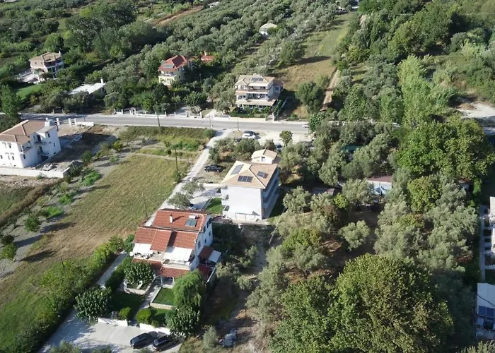 Queen Bay Vasiliki