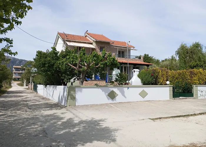 Queen Bay Vasiliki