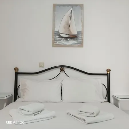 Queen Bay Apartment