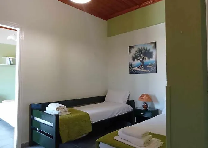 Queen Bay * Βασιλική