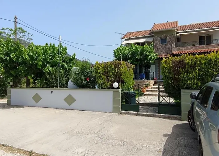 Queen Bay Apartment *