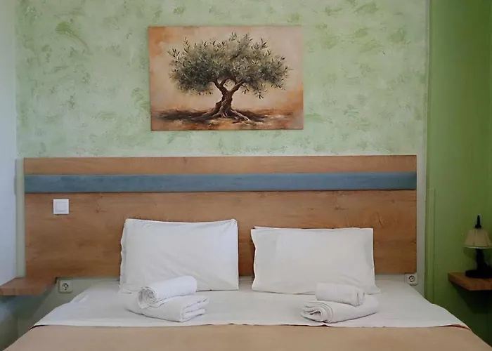 Queen Bay * Βασιλική